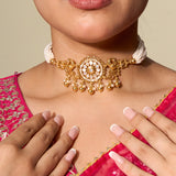 MOTHER OF PEARL CHOKER