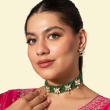 EMERALD CHOKER